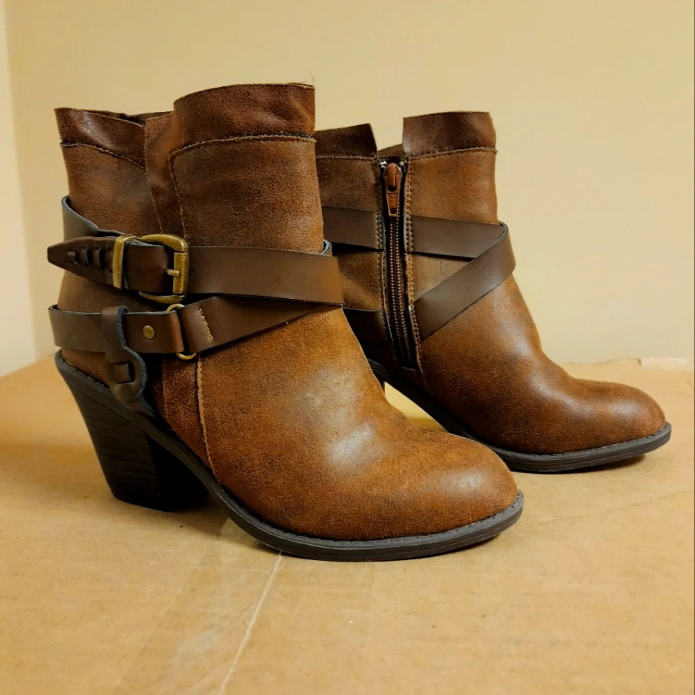 Massini Alexandra Booties, Sz 6M, *NWOT*